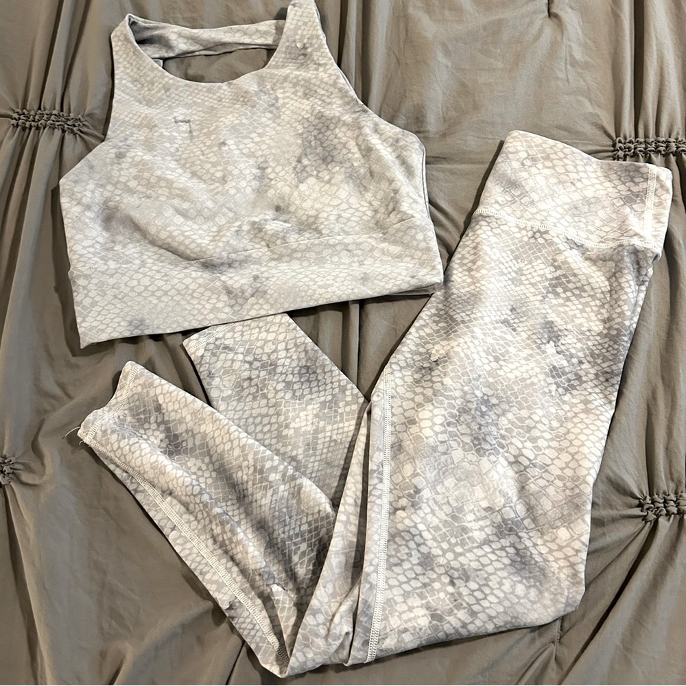 Savvi set- sports bra & leggings